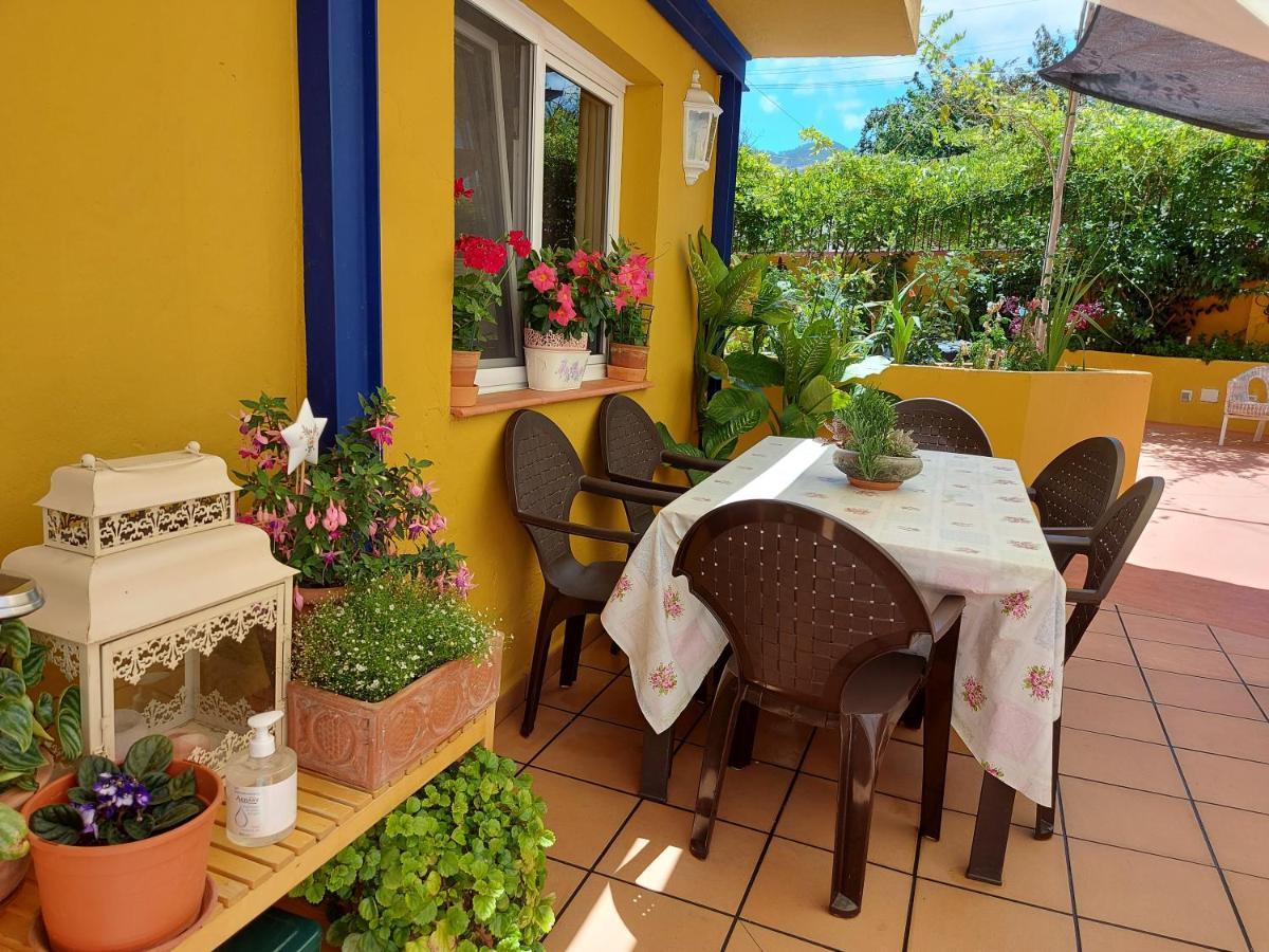 Casa Maestro Lelo - Acogedora Casa Rural Canaria Con Patios Y Jardines De Flores Las Palmas Exterior photo